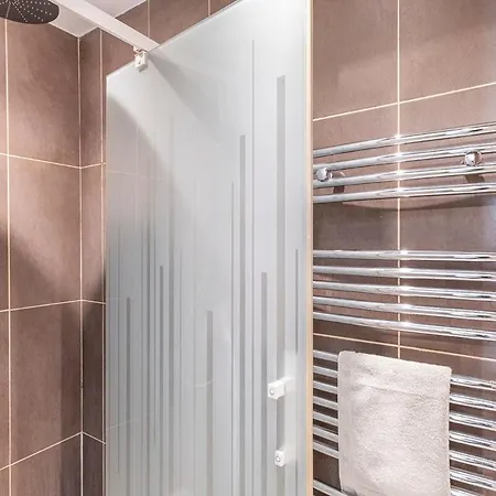 Superbe Proche Plages Et Palais アパート カンヌ